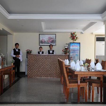 Hotel Wardan Янгон Екстериор снимка