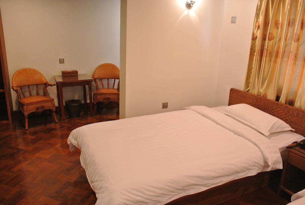 Hotel Wardan Янгон Екстериор снимка