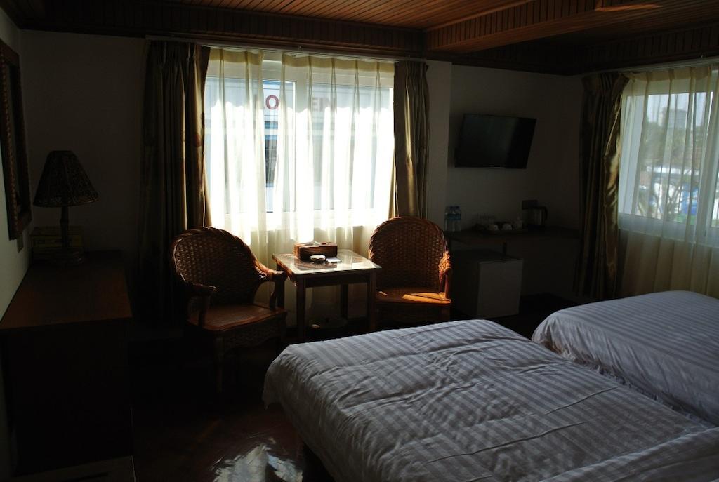 Hotel Wardan Янгон Екстериор снимка