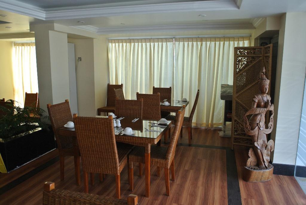 Hotel Wardan Янгон Екстериор снимка