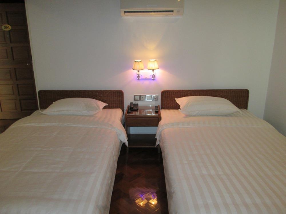 Hotel Wardan Янгон Екстериор снимка
