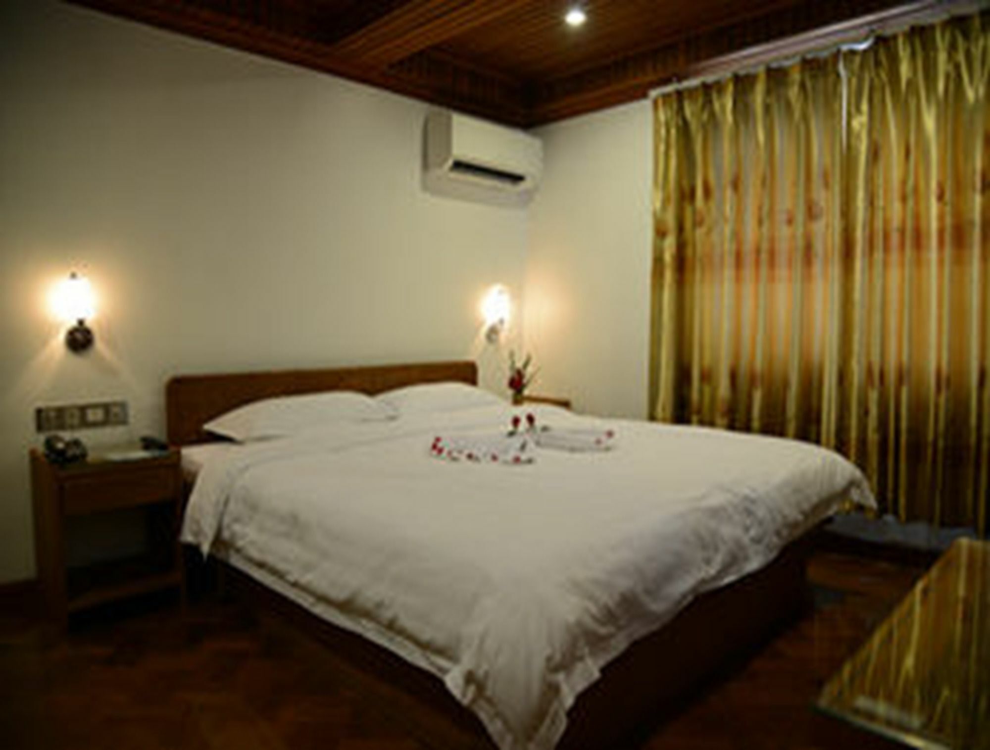 Hotel Wardan Янгон Екстериор снимка