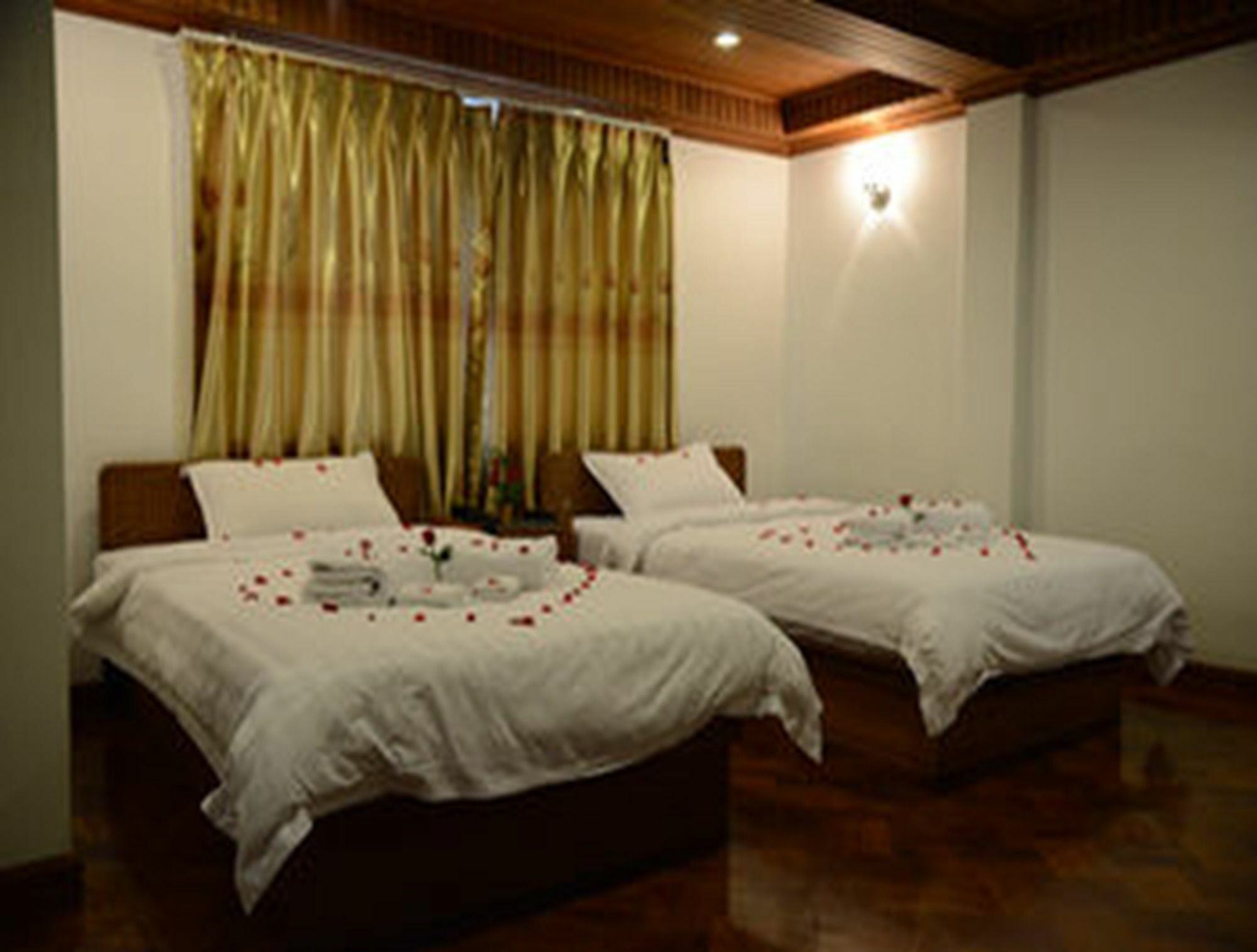 Hotel Wardan Янгон Екстериор снимка