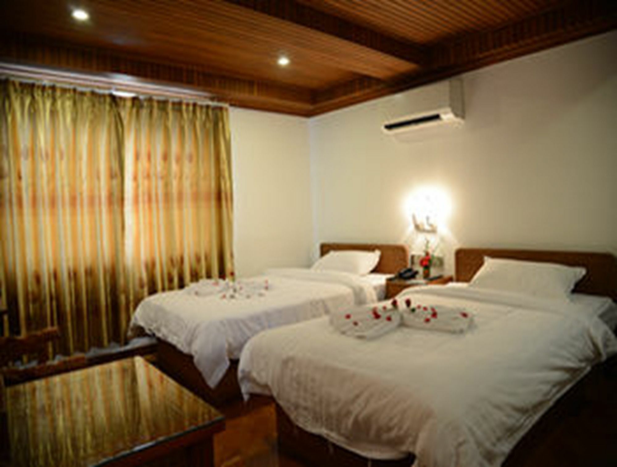 Hotel Wardan Янгон Екстериор снимка